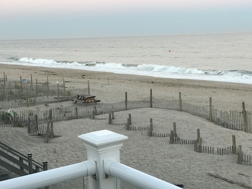 Pet Friendly Ocean Front Private Beach Cottage