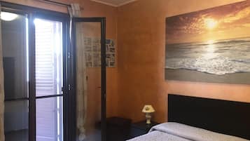 1 chambre, fer et planche Ă  repasser, accĂšs Internet, draps fournis