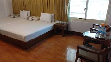 Comfort Twin Room(Free Hot and Cold Spring) | Desk, laptop workspace, free WiFi, bed sheets