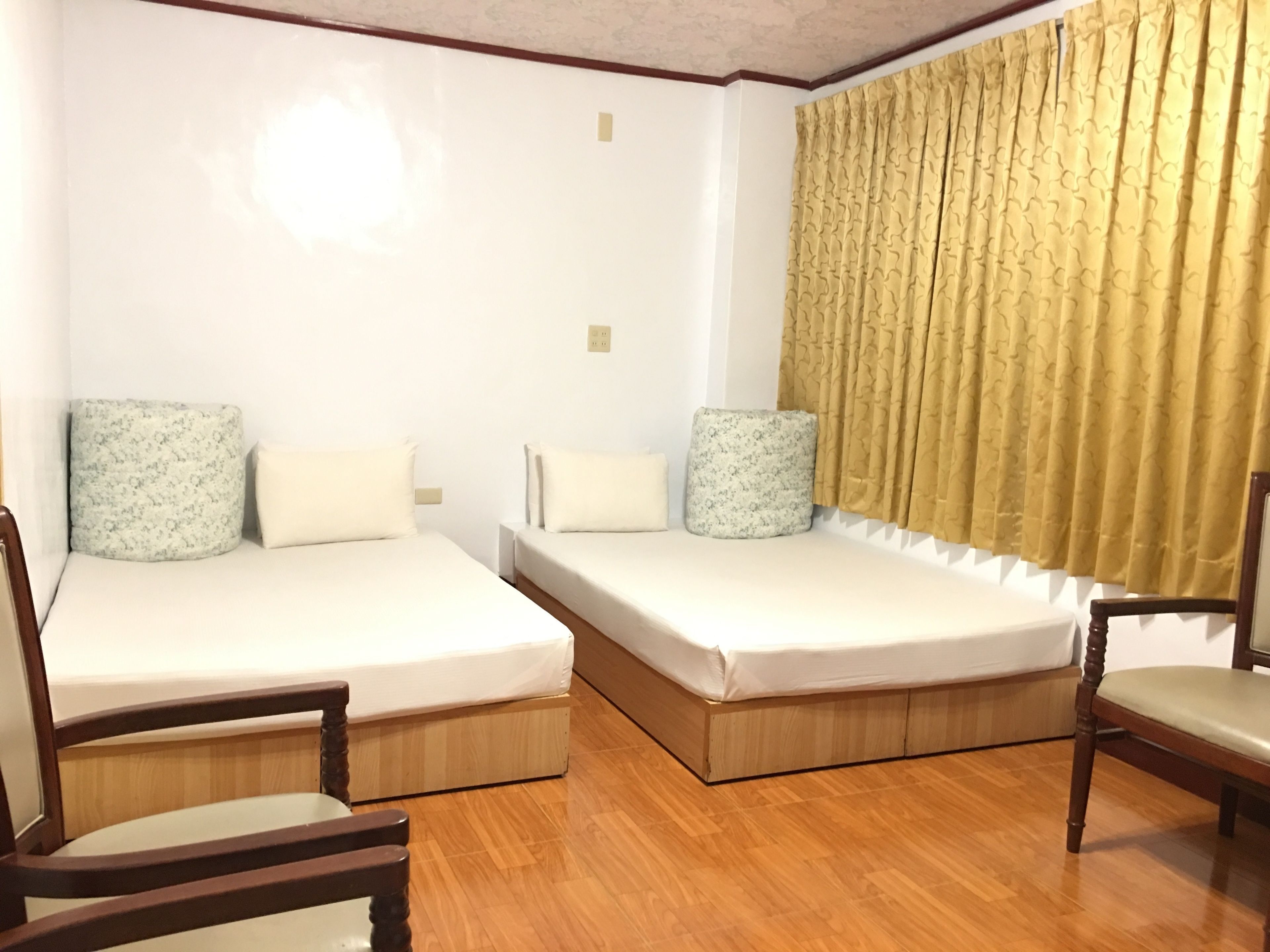 Desk, laptop workspace, free WiFi, bed sheets