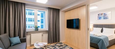 Comfort Apartment | Premium bedding, individually furnished, desk, soundproofing