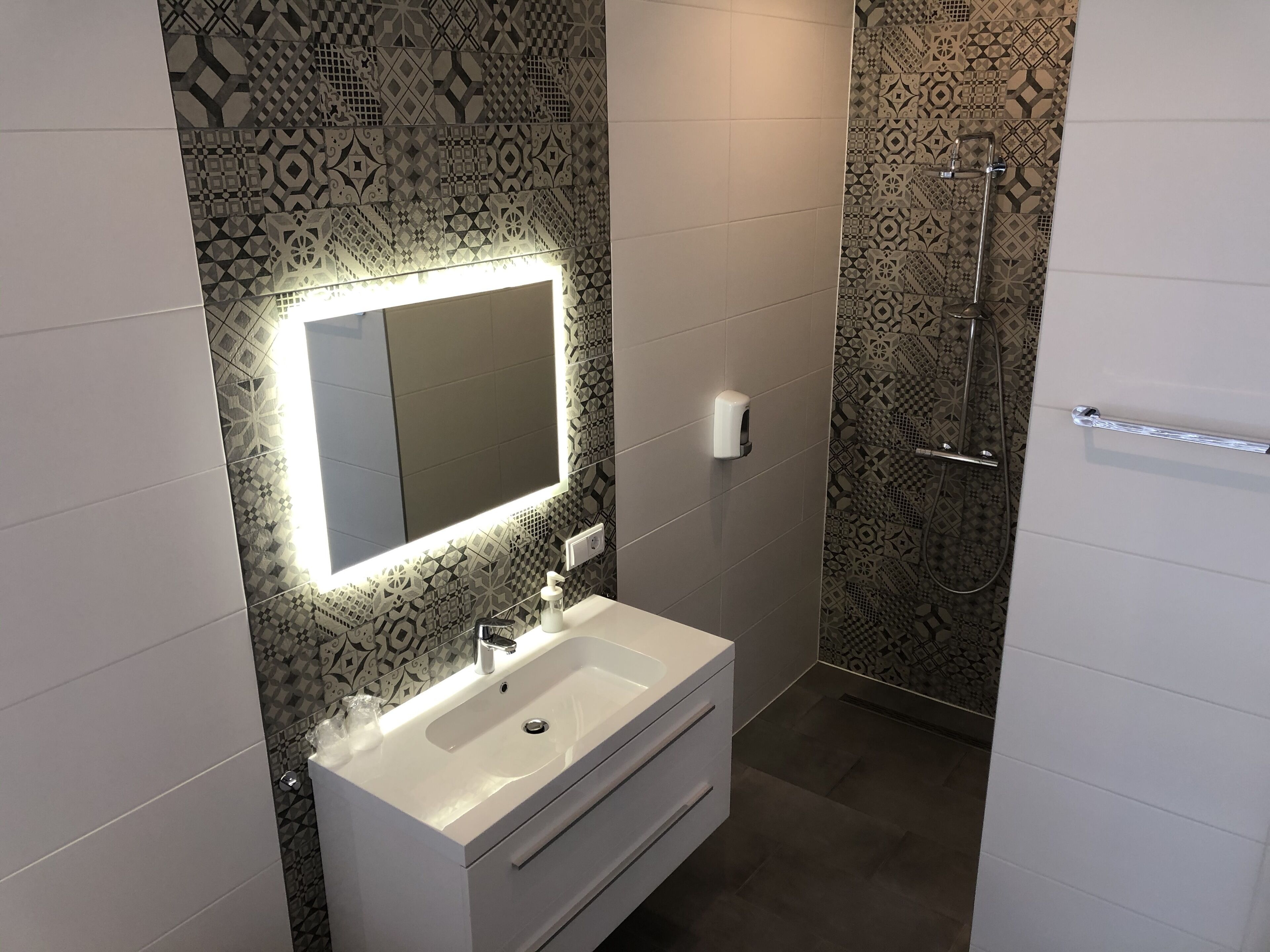 Bathroom shower