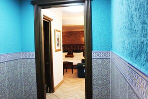 Estudi (for 4 adults) | Decoració individual, mobiliari individual i cortines opaques