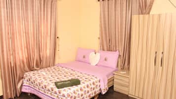 Deluxe Room | Desk, free WiFi, bed sheets