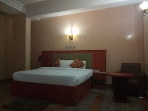 Grand Room, 1 King Bed, Non Smoking, Pool View - Top Rank Hotel Galaxy Enugu (Enugu)