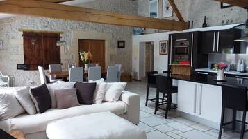TV, fireplace, DVD player, table tennis