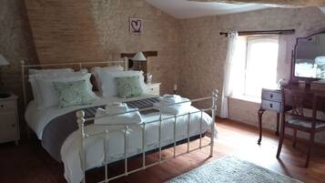 4 soverom, strykejern/-brett, reiseseng for barn og wi-fi