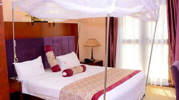 Minibar, in-room safe, desk, blackout drapes