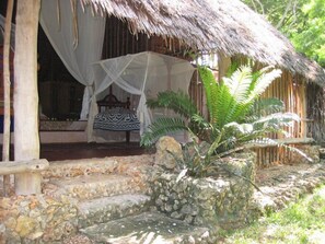 Caja de seguridad en la habitación y decoración personalizada 