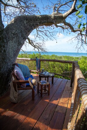 In-room safe, individually decorated, individually furnished, desk - Chole Mjini (Chole Island)