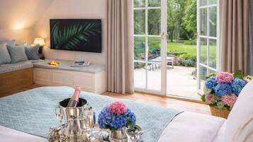 Habitación Confort | Minibar y espacio para trabajar con un portátil