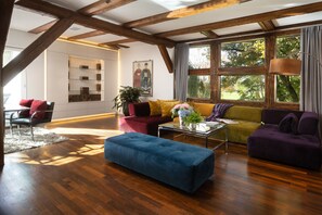 Suíte exclusiva | Frigobar, espaço de trabalho para notebook, quartos à prova de som