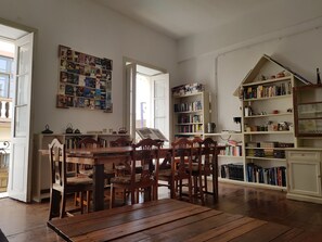 Interior - Ratones de Biblioteca - Hostel (San Cristóbal de La Laguna)