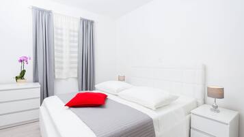 Apartment, Sea View (MARE) | Iron/ironing board, free WiFi, bed sheets