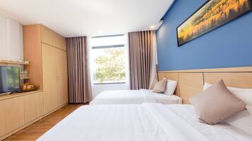 Minibar, desk, soundproofing, free WiFi