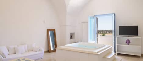 Junior Suite, Balcony | In-room safe, blackout curtains, soundproofing, iron/ironing board
