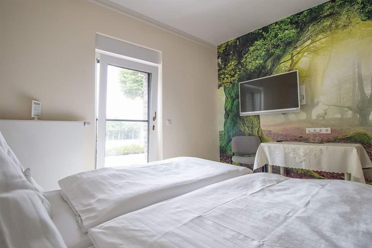 Desk, WiFi (free), bed sheets