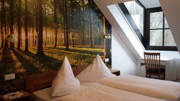 Vierbettzimmer | Schreibtisch, kostenloses WLAN, Bettwäsche
