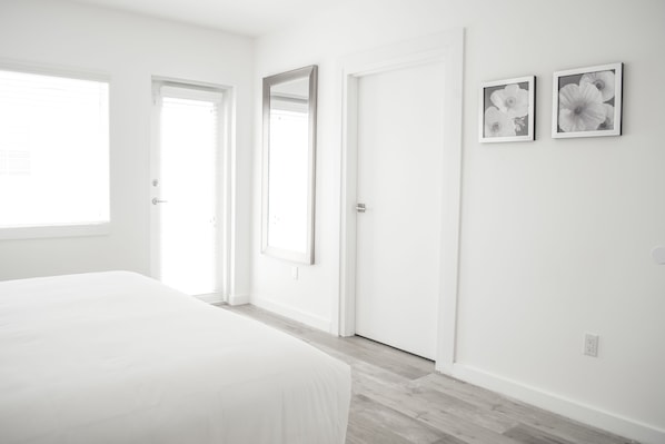 Premium appartement, 1 kingsize bed met slaapbank, toegankelijk voor mindervaliden | Een kluis op de kamer, individueel gedecoreerd, individueel gemeubileerd