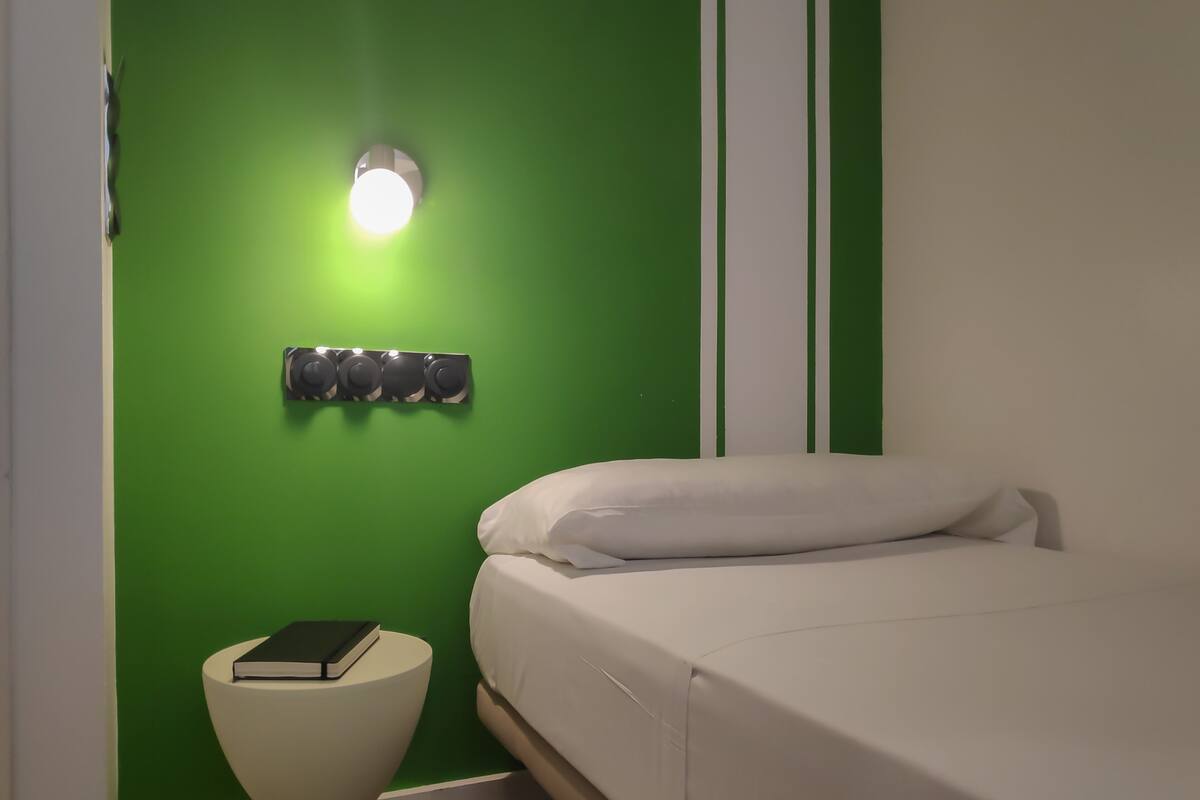 Chambre Simple | 1 chambre, Wi-Fi gratuit, décoration personnalisée