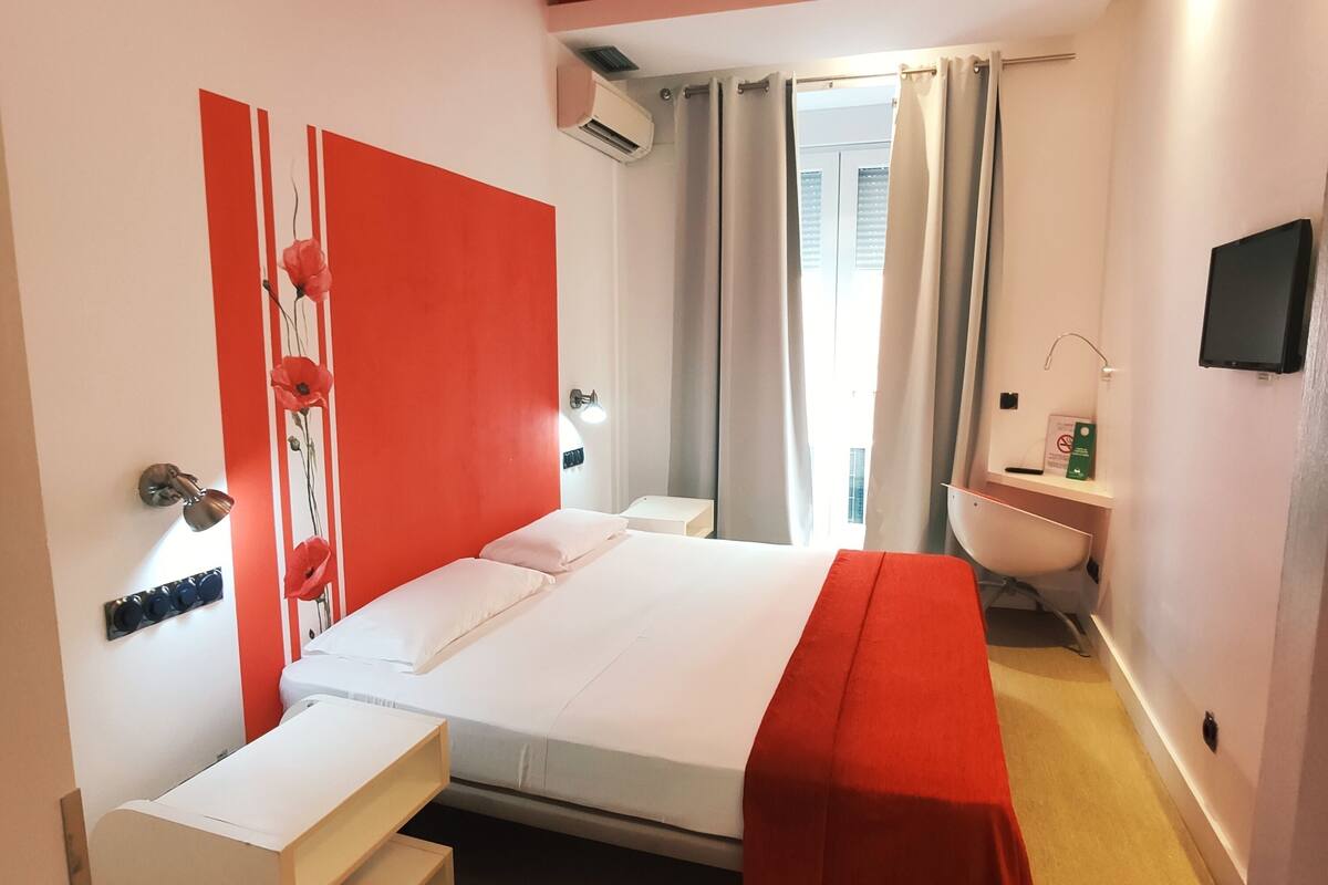 Habitación Doble Grande o 2 Individuales | 1 chambre, Wi-Fi gratuit, décoration personnalisée
