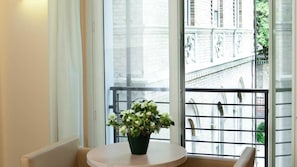 Chambre Confort double, 1 grand lit, non-fumeur | Vue de la chambre