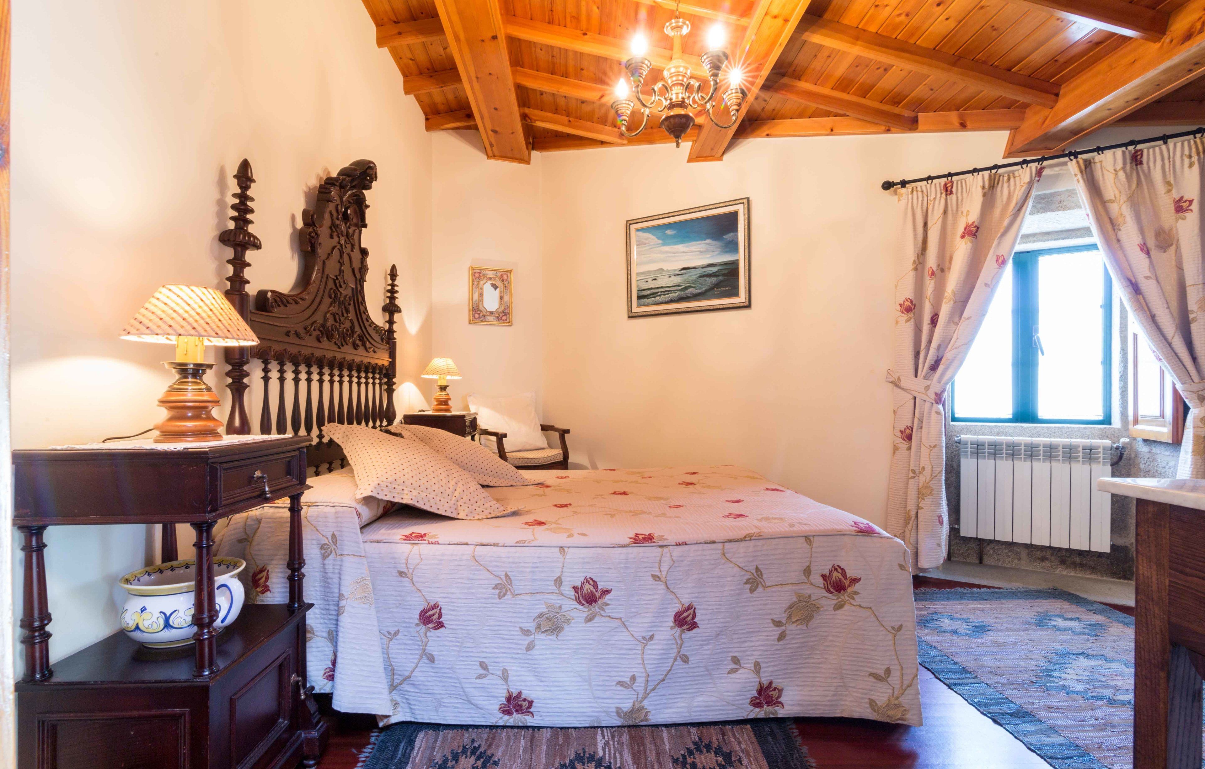 أغطية فراش متميزة وأسرّة بطبقة علوية مريحة وبديكورات فريدة لكل غرفة