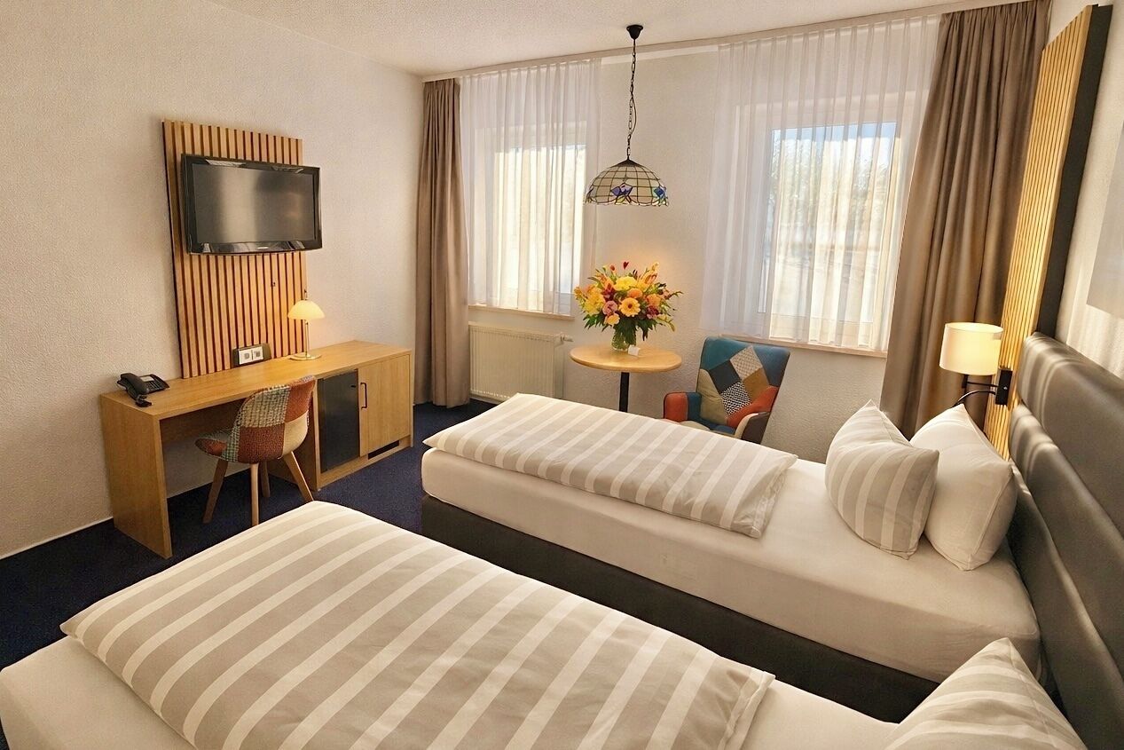 Basic Double Room | Hypo-allergenic bedding, desk, soundproofing, cribs/infant beds