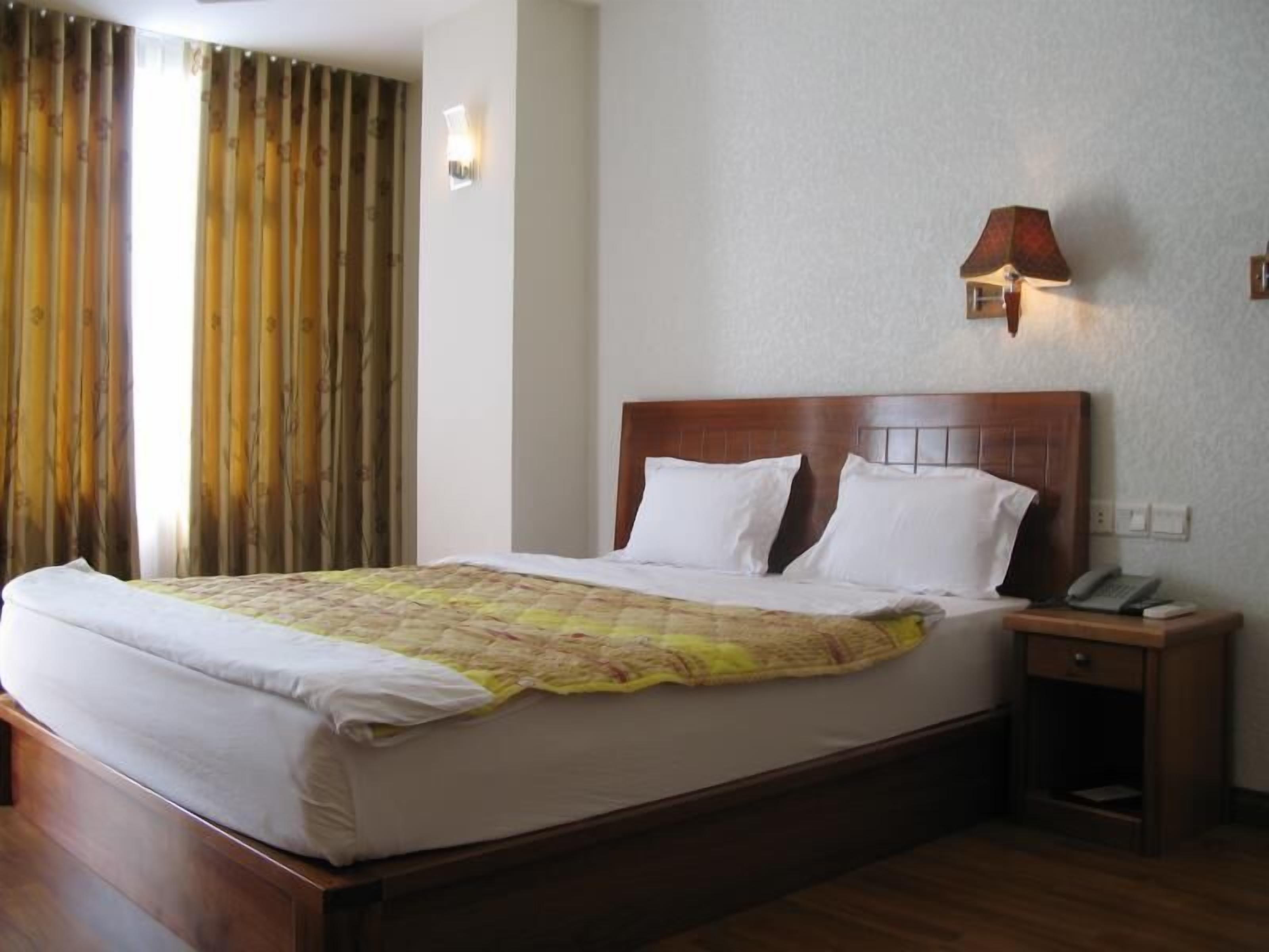 Minibar, in-room safe, desk, blackout curtains