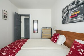 Apartment, 1 Bedroom | 1 bedroom, soundproofing, free WiFi, bed sheets - Apartamento A Francos Gyn Lovers (Porto)