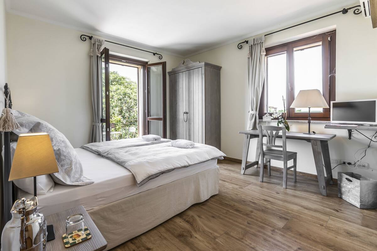 Suite panorámica (Grigio Perla) | 1 dormitorio, sábanas de algodón egipcio, ropa de cama hipoalergénica