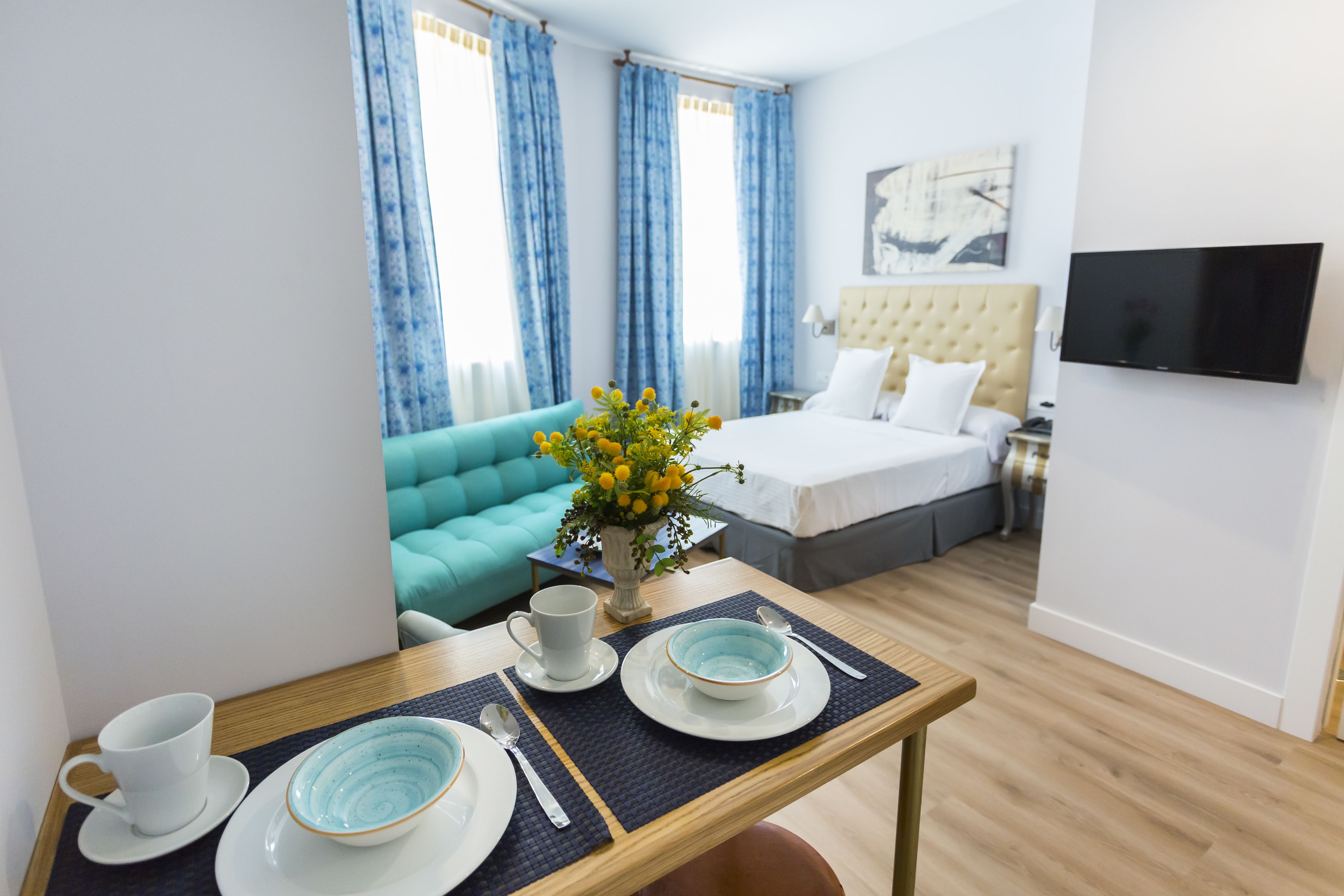 1 slaapkamer, een kluis op de kamer, verduisterende gordijnen