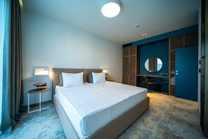 Minibar, desk, iron/ironing board, free cots/infant beds - HVD Reina del Mar (Obzor)