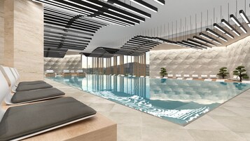 Una piscina cubierta, una piscina al aire libre