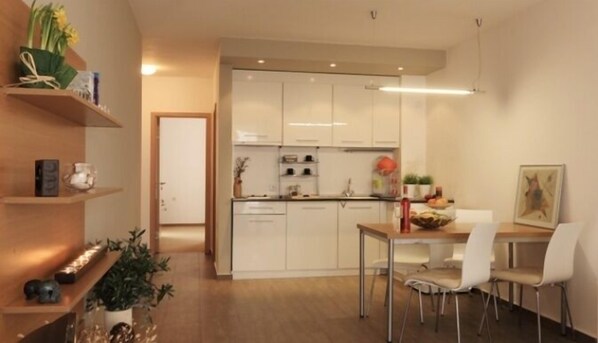 Apartment, 1 Bedroom, Balcony | Private kitchenette