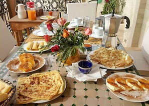 每日供应欧陆式早餐（每人 EUR 4）