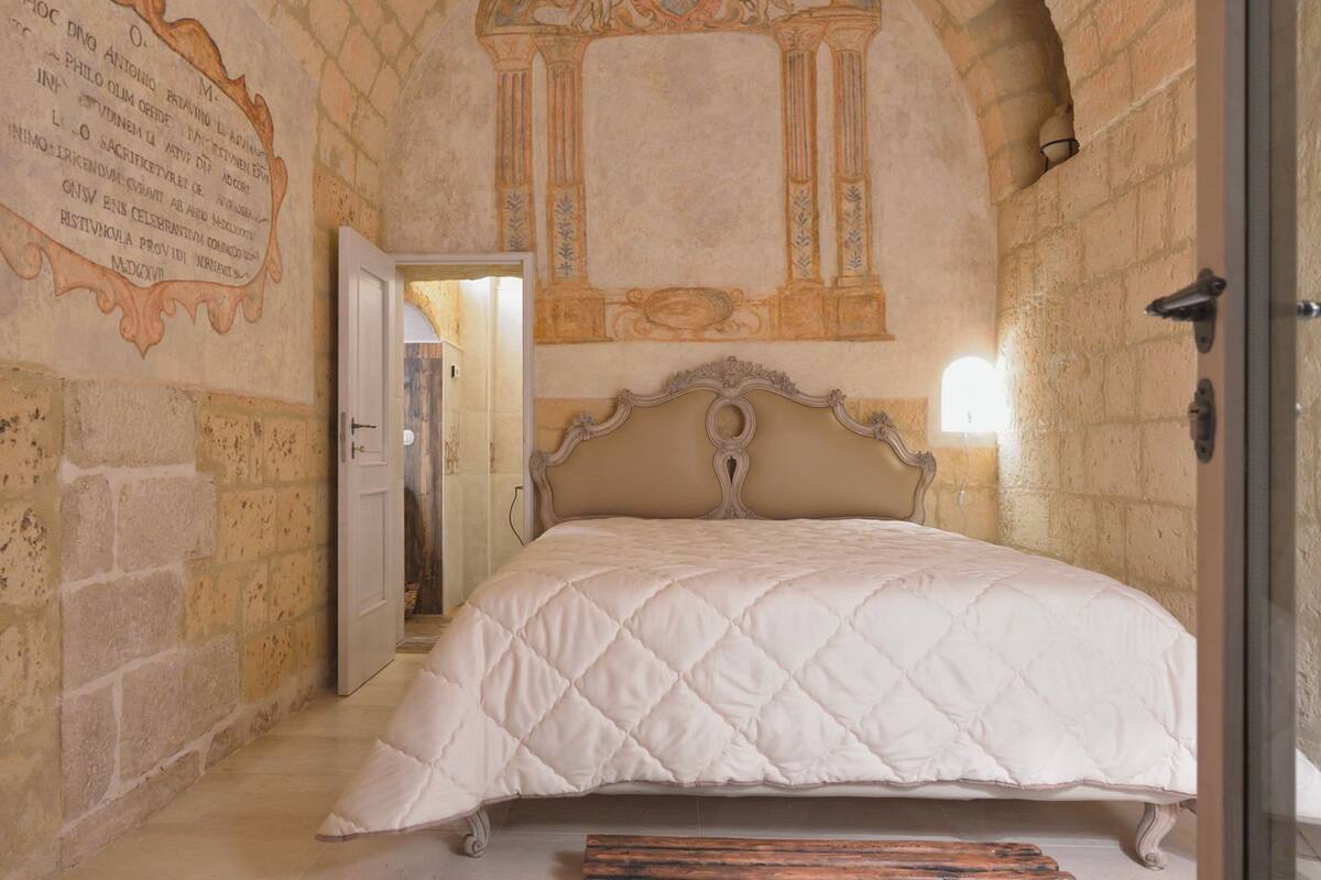 Individually decorated, individually furnished, free WiFi, bed sheets