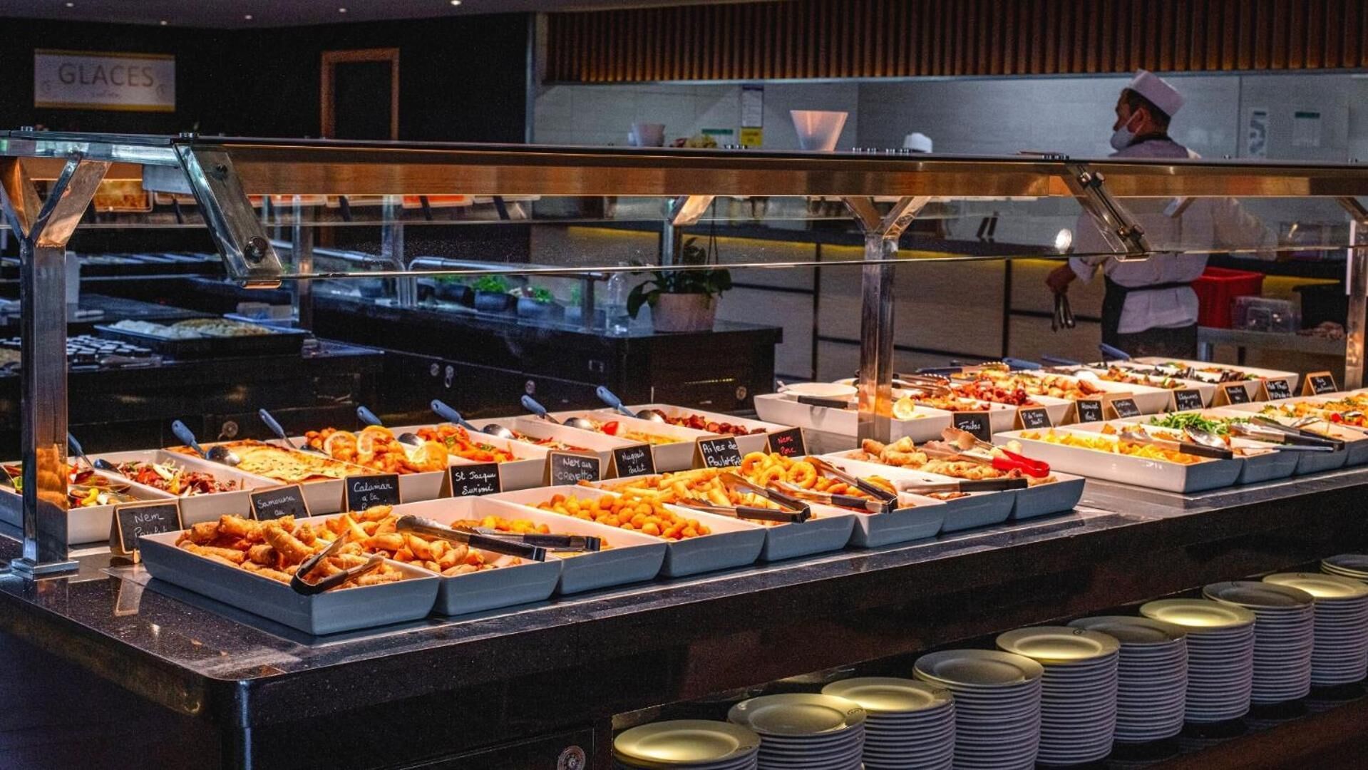 lunch and dinner served