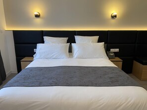 1 bedroom, in-room safe, individually decorated, individually furnished