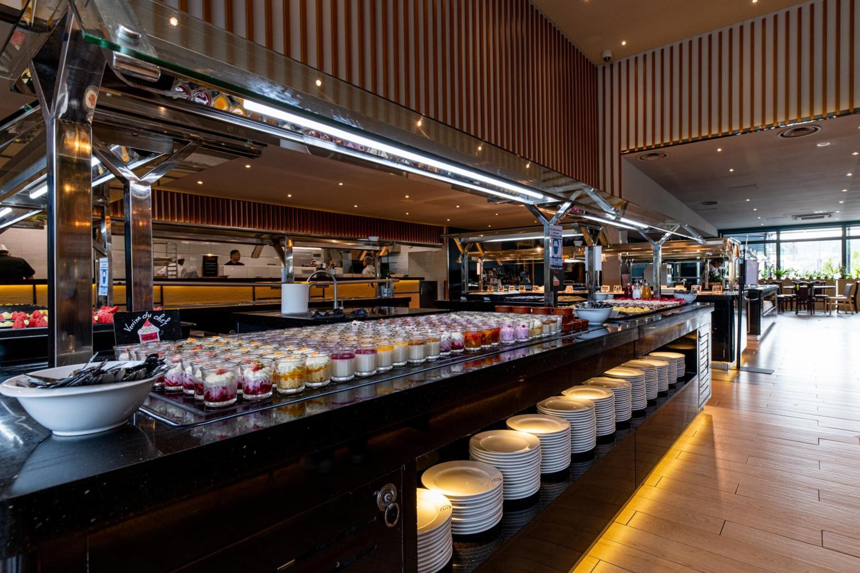 lunch and dinner served