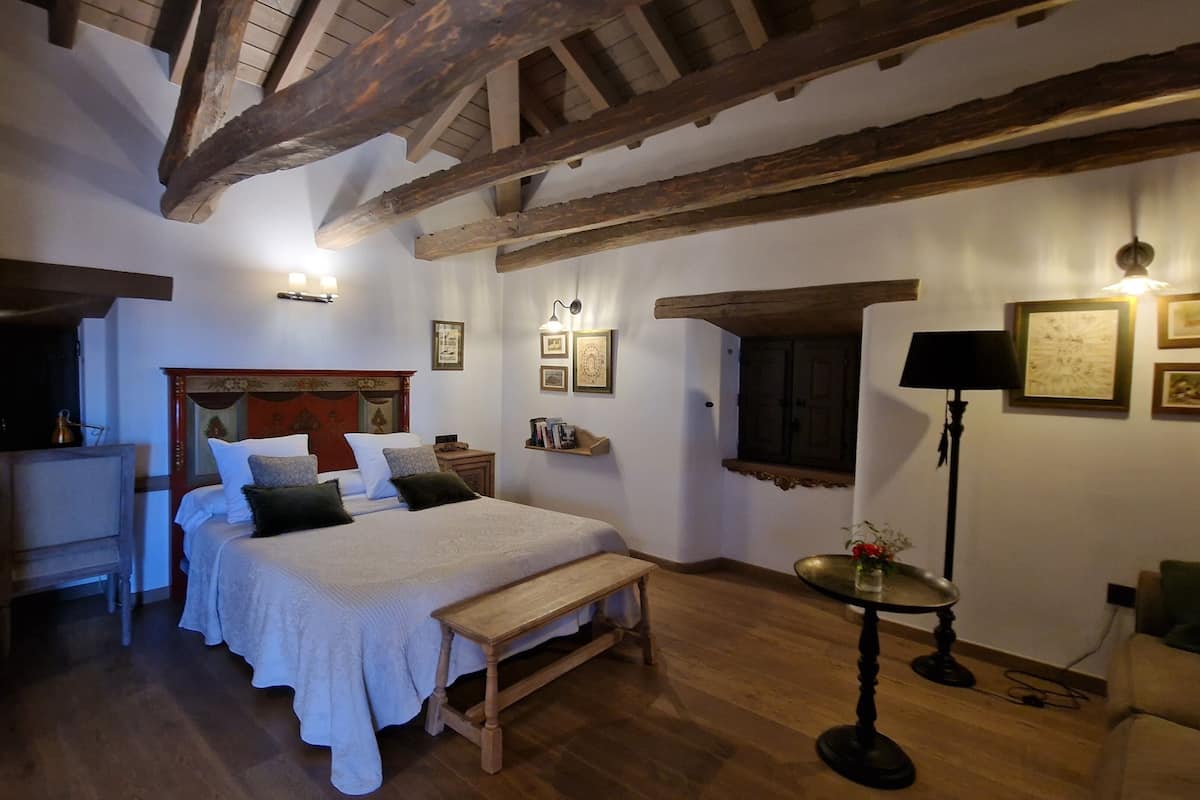 Romantic Studio Suite