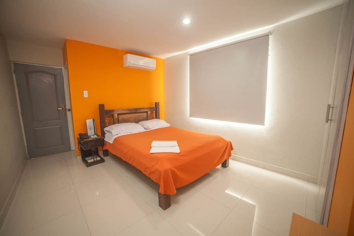 Executive Double Room, 1 Queen Bed | In-room safe, blackout drapes, iron/ironing board, free rollaway beds