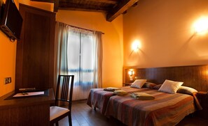 ダブルまたはツインルーム 禁煙 | WiFi (無料)、ベッドシーツ