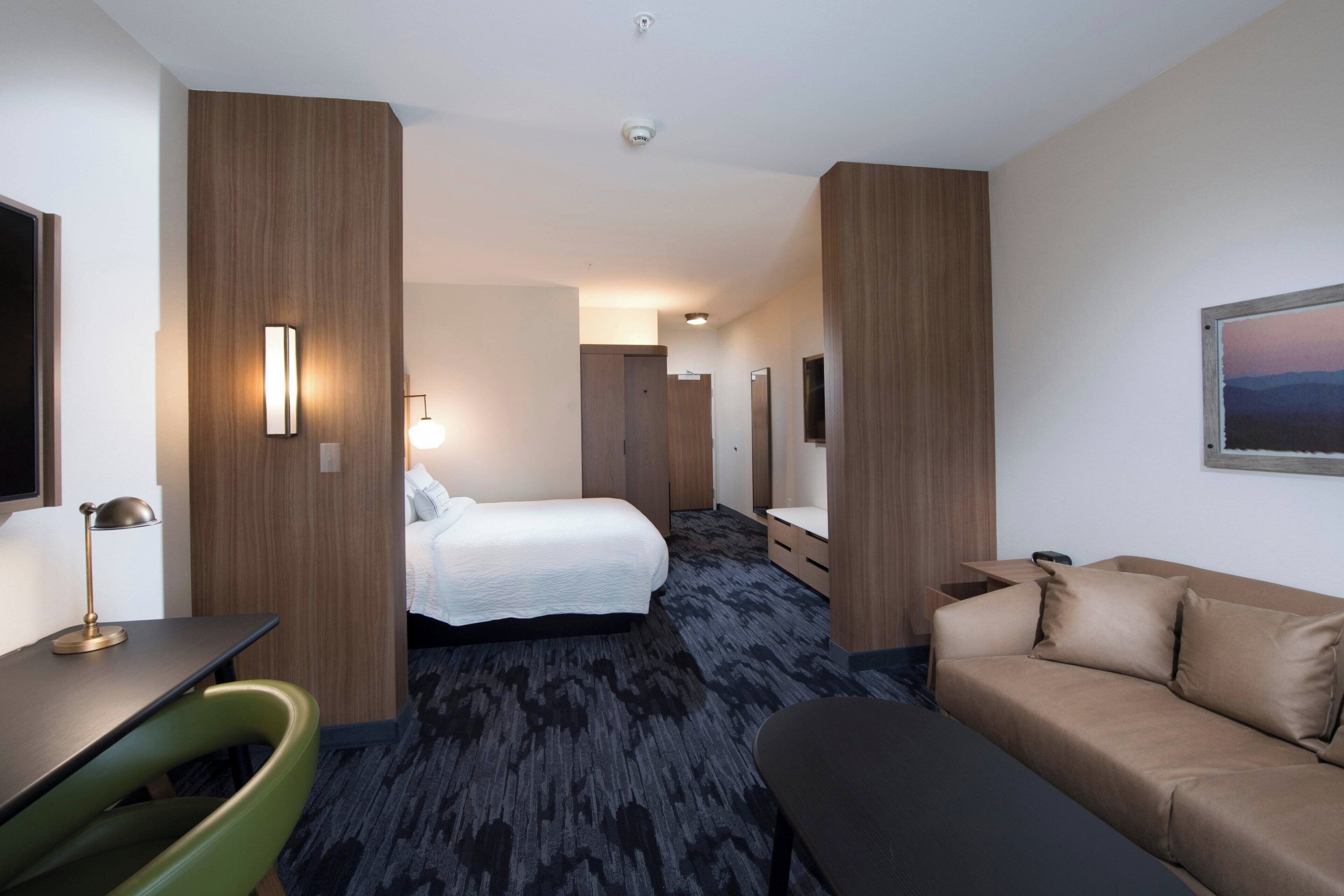 55-inch lcd tv with cable channels, tv, ipod dock