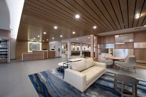 Lobby sitting area - Fairfield Inn & Suites by Marriott Oklahoma City El Reno (El Reno)