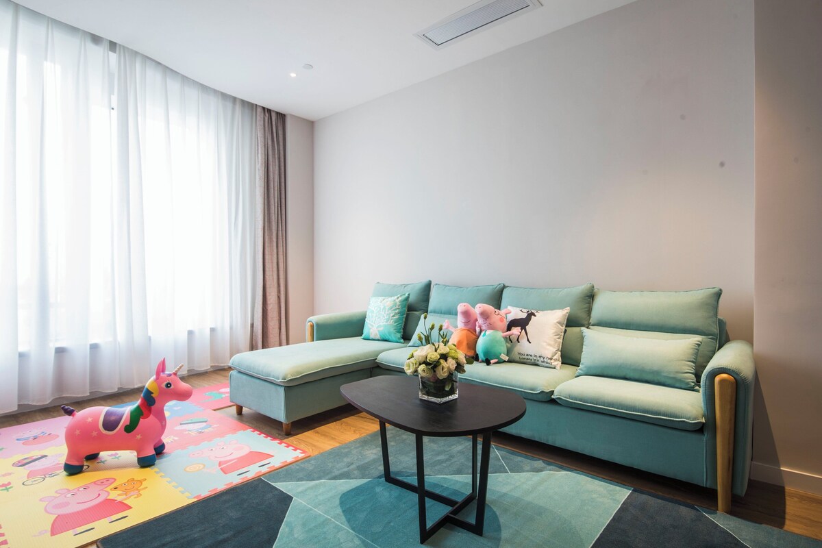 1 King 1 Single Standard Kids Theme | Premium bedding, down duvets, pillow-top beds, in-room safe