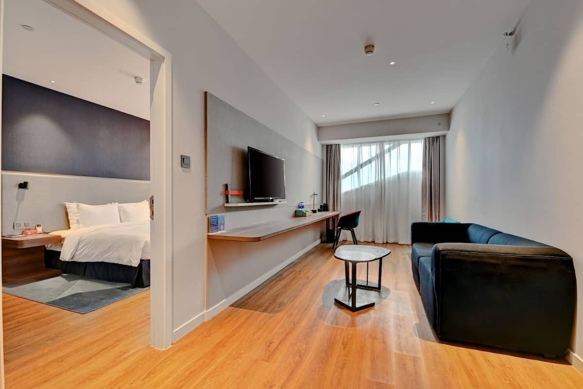 Suite, 1 Bedroom | Premium bedding, down duvets, pillow-top beds, in-room safe