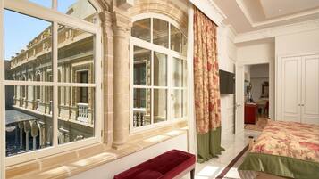 Suite, 1 King Bed (Maria Luisa)