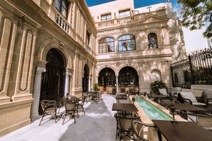Porch - Hotel Casa Palacio María Luisa 5* GL by Kaizen Hoteles (Jerez de la Frontera)