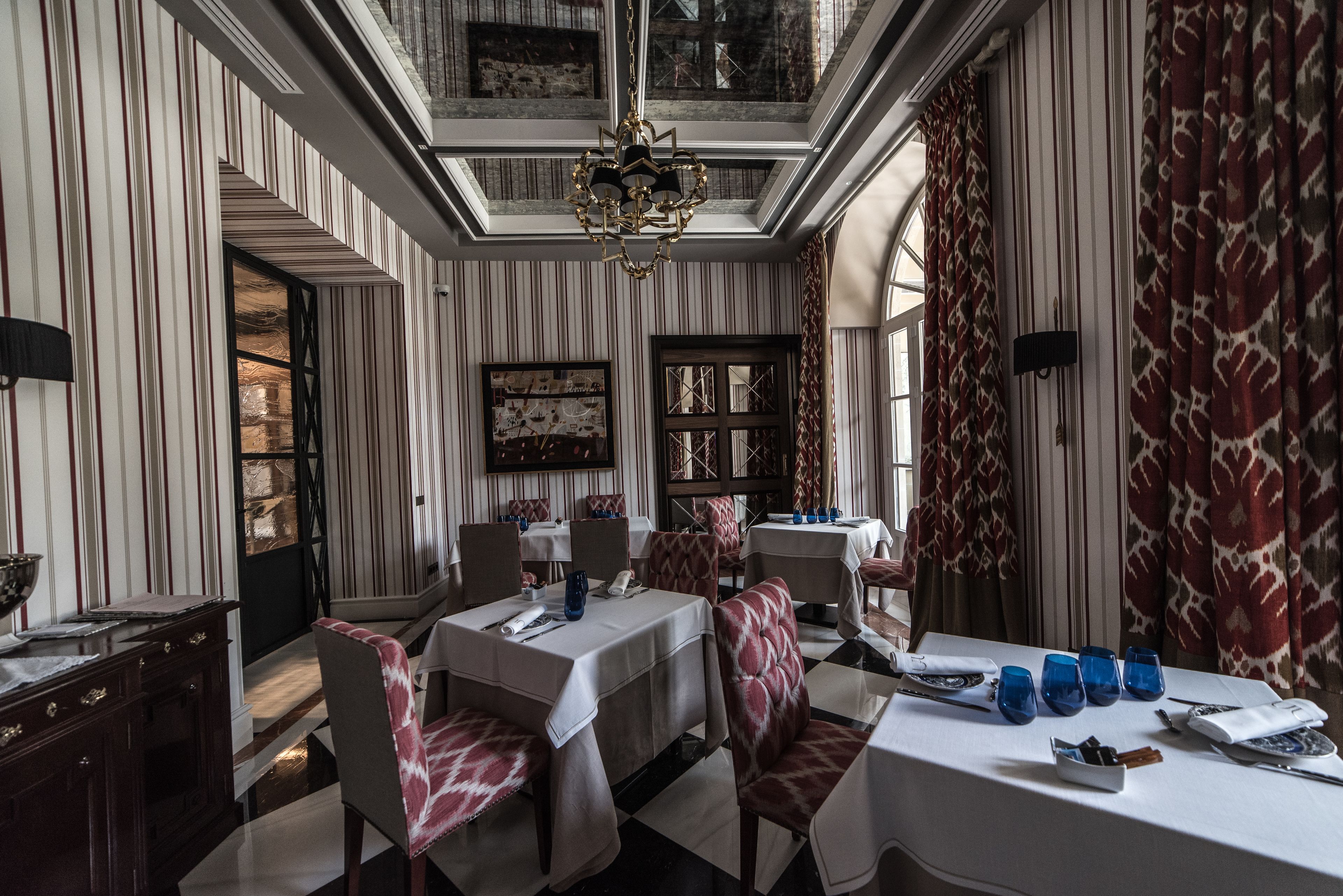 daily continental breakfast (eur 23 per person)